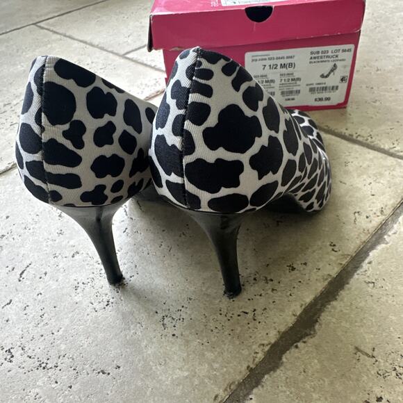 Cosmopolitan Women's Awestruck Black/White Leopard Size 7 1/2 - Picture 7 of 9
